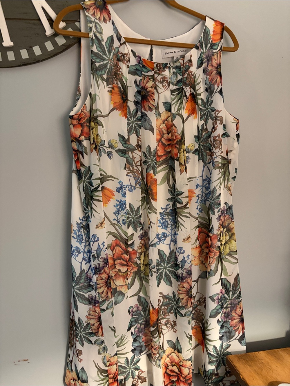 Emma & Michele White Floral Sleeveless Pleated lined dress 2X